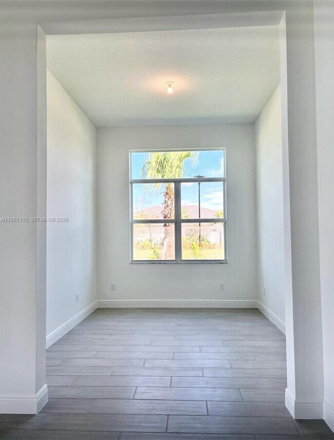 Building Photo - 5243 Rivo Alto Cir