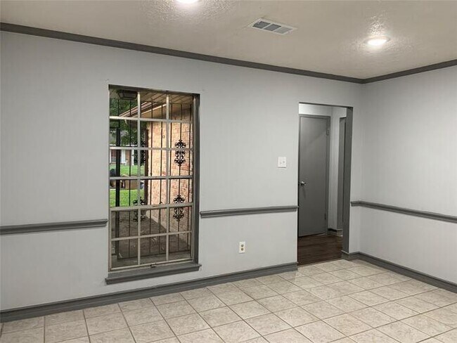 Foto del edificio - Well Maintain 4 BEDROOMS for $1550/mo.!