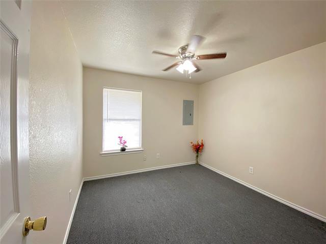 Building Photo - 105 Honey Bee Dr