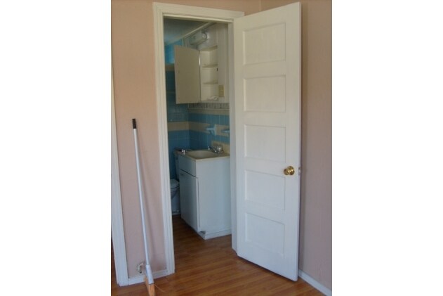  - 1129 Central Dr