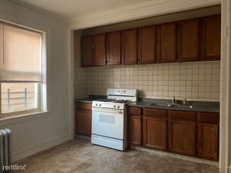 Primary Photo - 2222 W Devon Ave