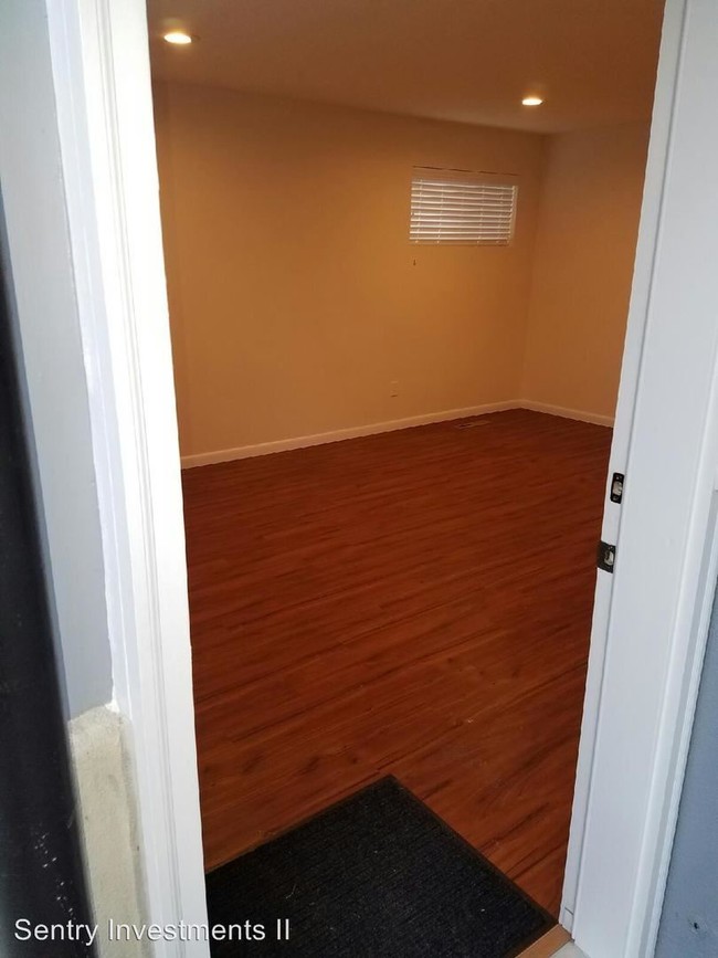 Building Photo - 1497 S 400 E