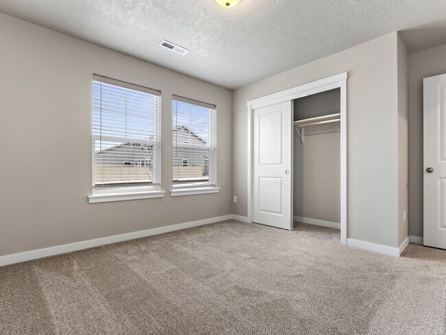 Building Photo - 7807 S Dewberry Way