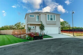 Building Photo - 17402 Torneo Dr