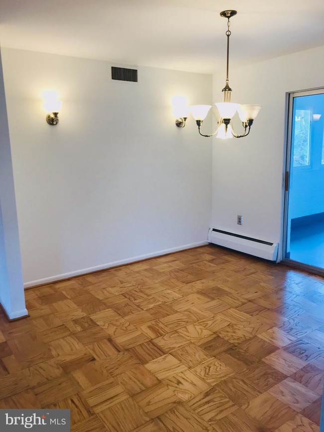 Foto del edificio - 6301 N Charles St