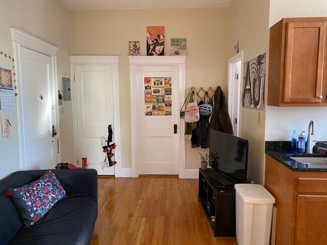 Foto del edificio - 1185 Commonwealth Ave