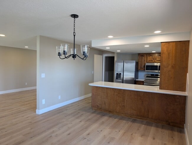 Building Photo - July FREE! Renovated 5-Bed Home + Optional...