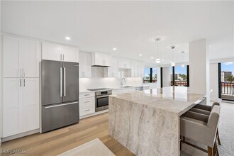 Building Photo - 2318 Gulf Shore Blvd N