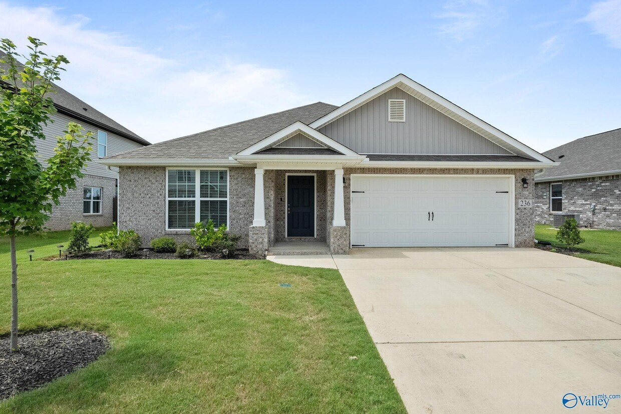 236 Cherry Laurel Dr, Hazel Green, AL 35750 House Rental in Hazel