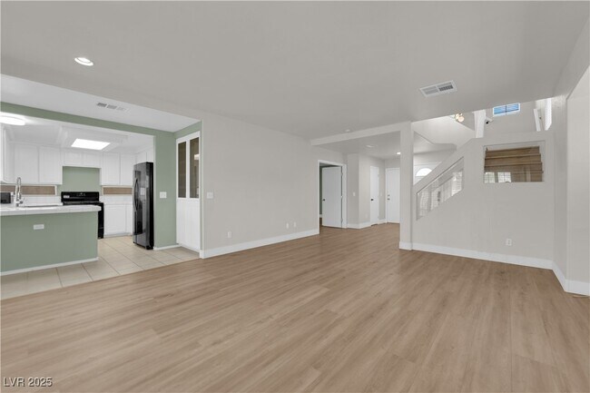 Building Photo - 638 Ribbon Grass Ave