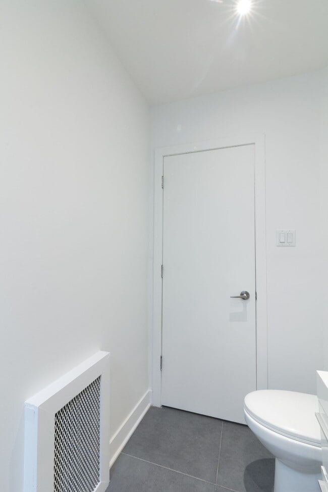 Photo du bâtiment - 2105 Rue Chomedey