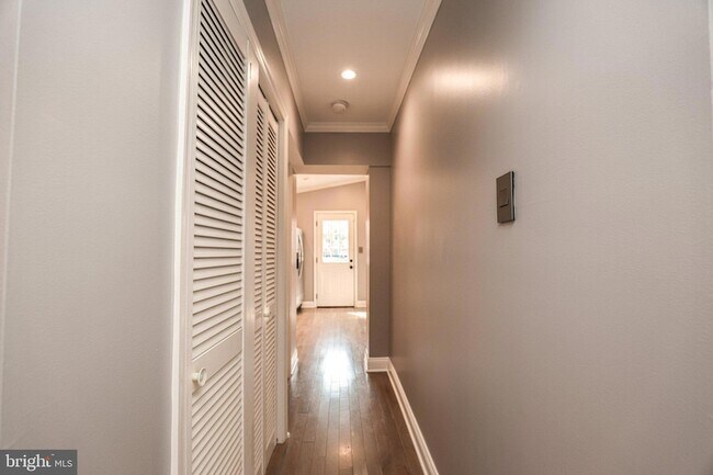 Foto del edificio - 544 Newton Pl NW
