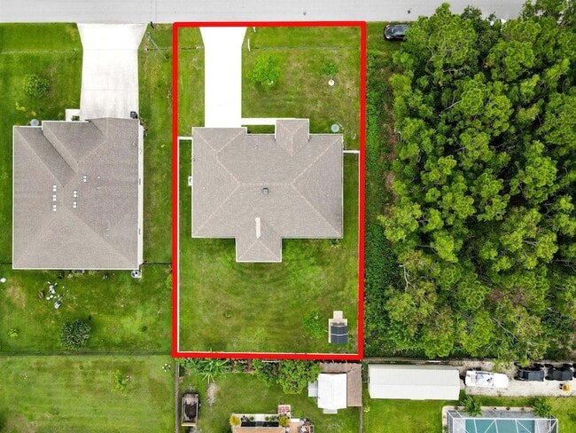 Foto del edificio - 6700 NW Omega Rd