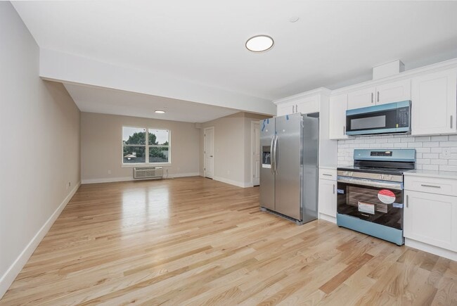 Building Photo - 539 Front St