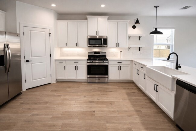 Building Photo - 8438 Bay Rdg Cir