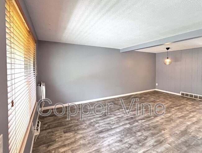 Foto del edificio - 1729 Quail St