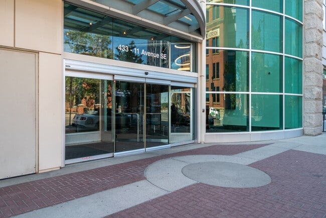 Building Photo - 433-2305-411 11 Ave SE