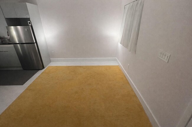 Sala de estar - 641 SW 28th Rd