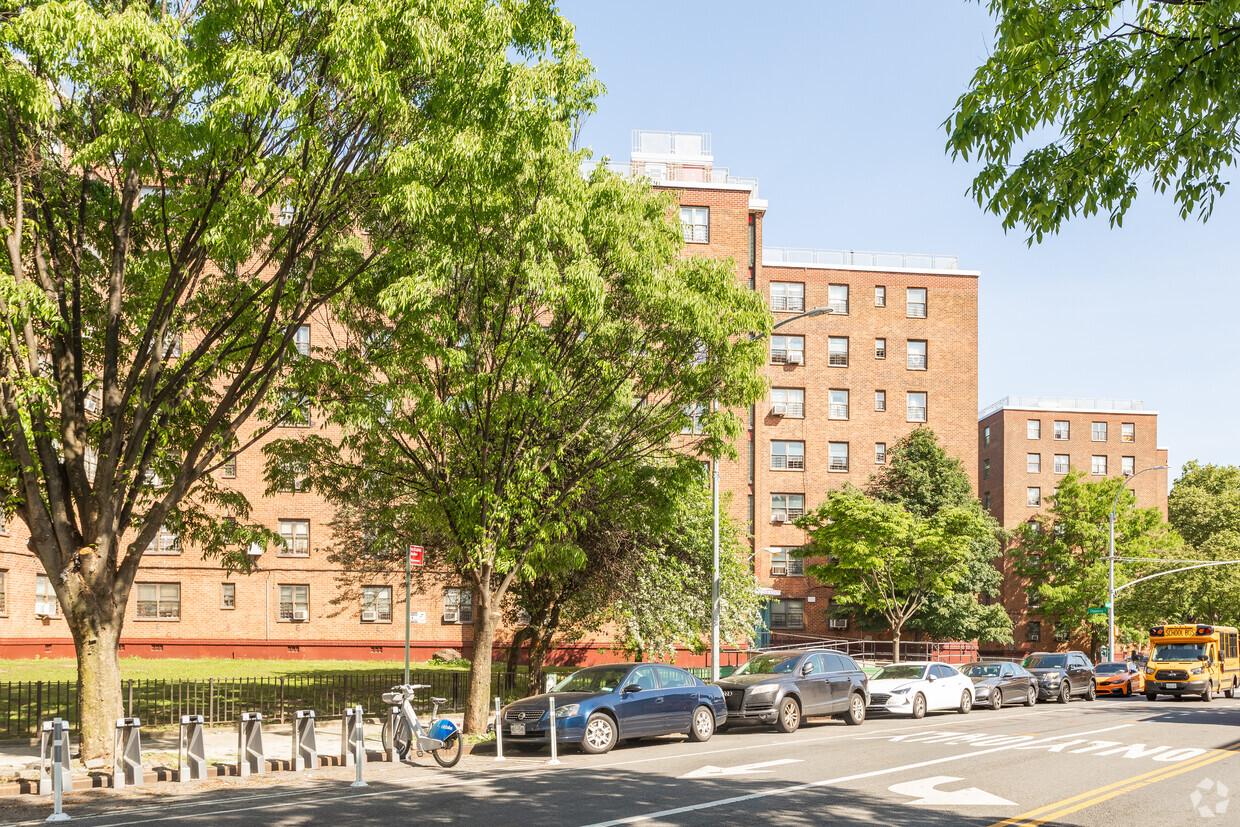 Primary Photo - Brevoort Houses