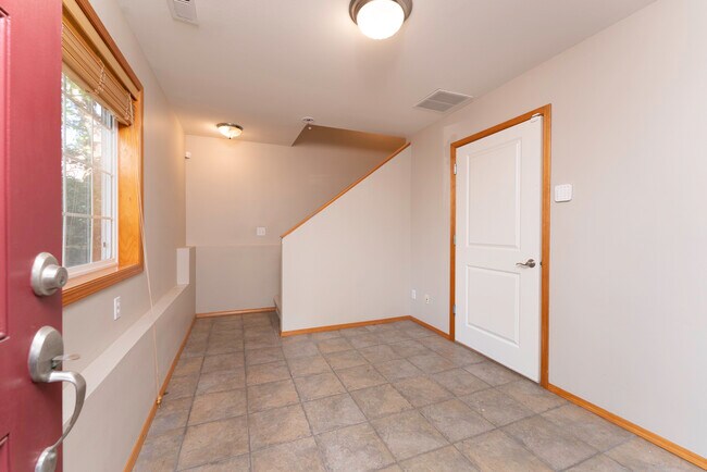 Foto del edificio - 1625 S Weller St