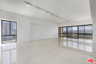 Building Photo - 10445 Wilshire Blvd