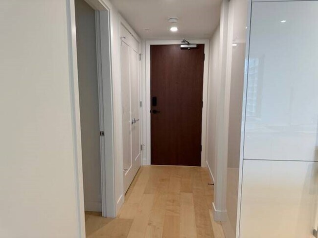Photo du bâtiment - 135 13th St E