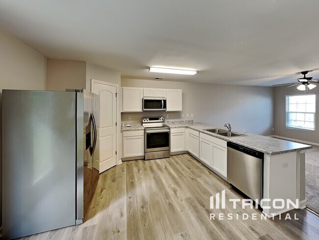 Building Photo - 334 Freeman Cir
