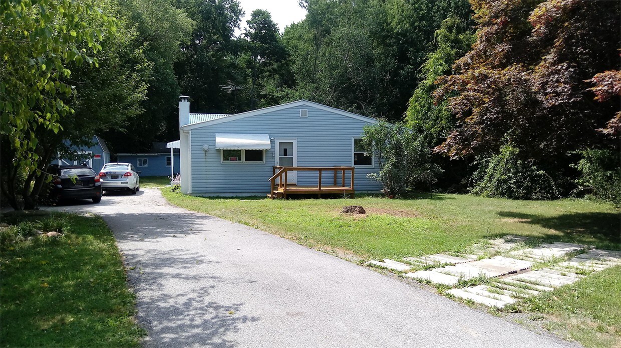 Primary Photo - 2610 Old County Rd