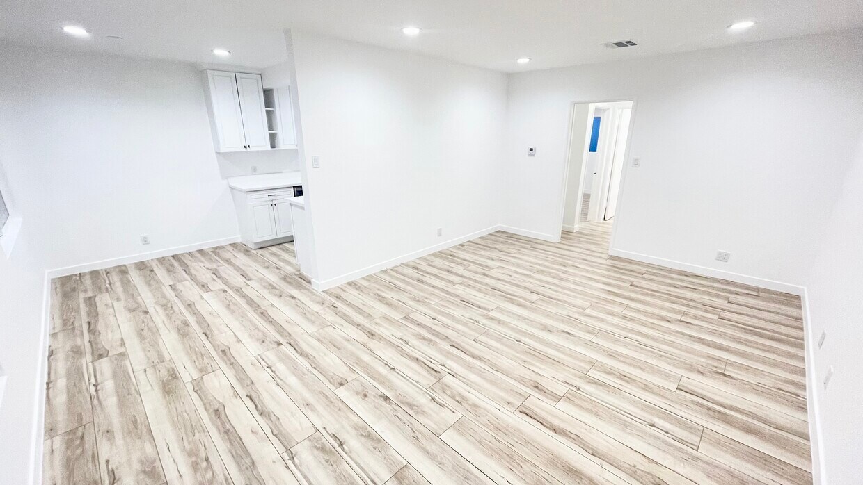 8720 W Olympic Blvd Unit 7, Los Angeles, CA 90035 Apartments in Los