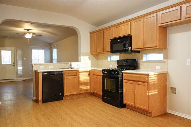 Foto del edificio - 18116 Great Basin Ave