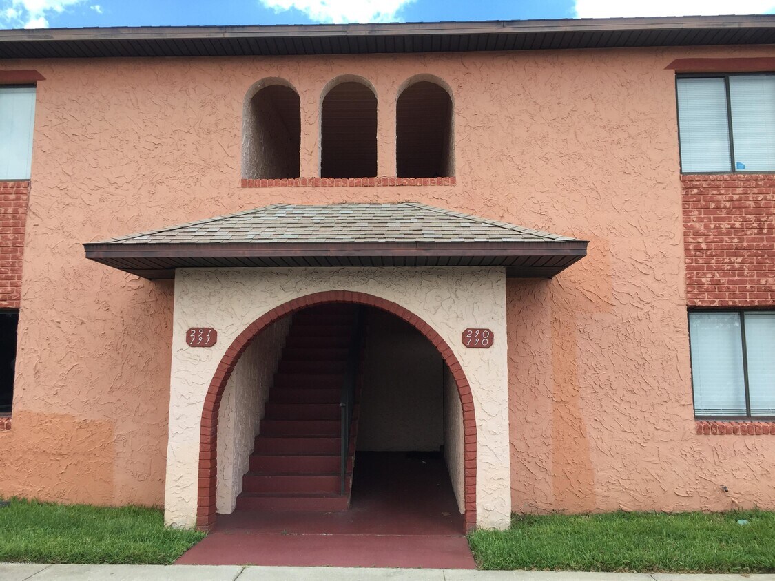 Primary Photo - 190 San Juan Cir
