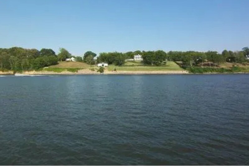 Primary Photo - 1 Wolf Island Rd