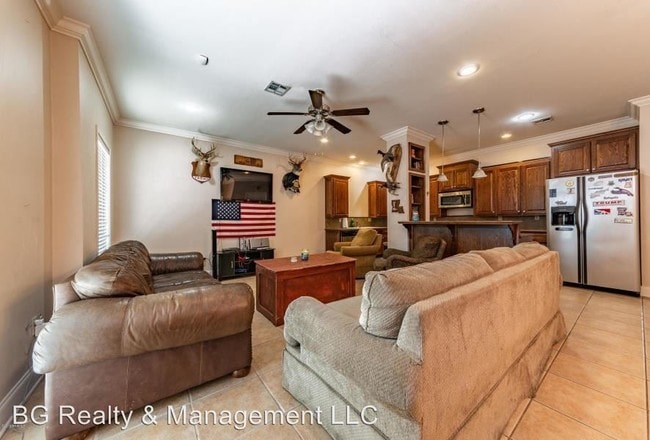 Building Photo - 3 br, 3 bath House - 108 Midtown Alley