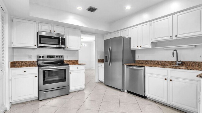 Foto del edificio - 3 br, 2 bath House - 6125 Old Court Road 133