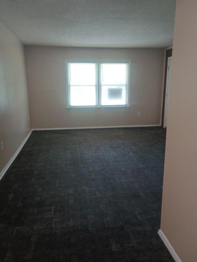 Living room - Emerald Commons