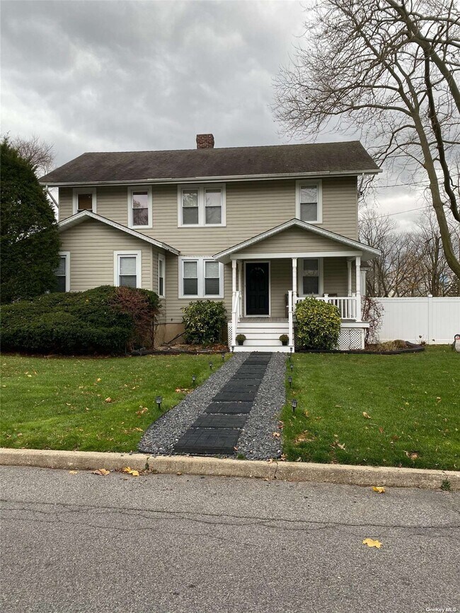 Building Photo - 5 Franklin Ave