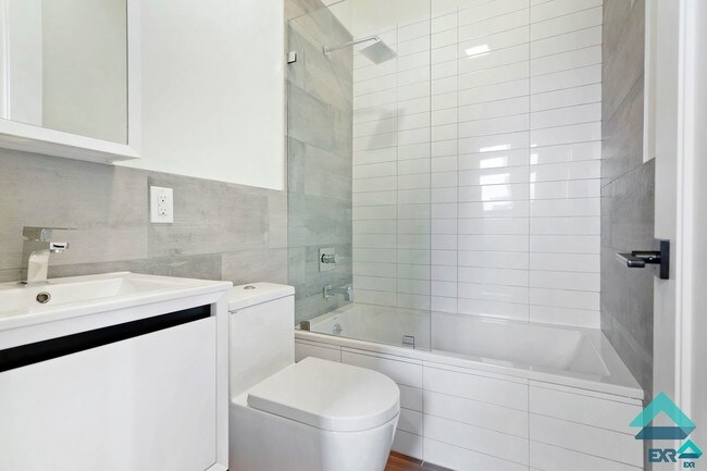 Building Photo - 45 Claver Pl