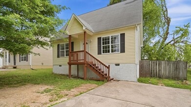 Building Photo - 1575 Petty St