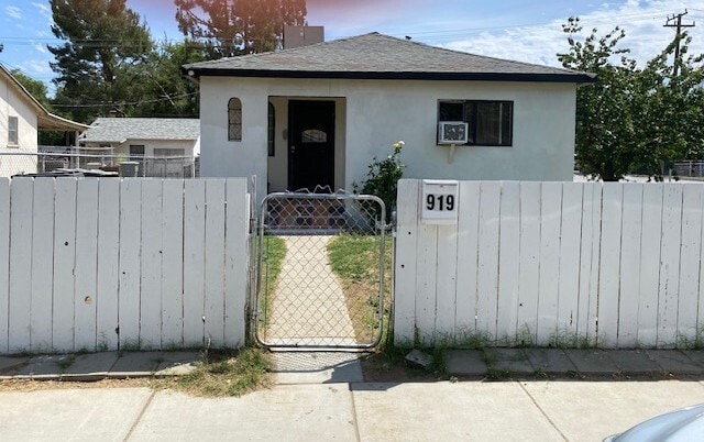 Building Photo - 919 Woodrow Ave