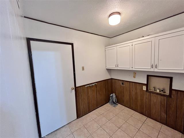 Building Photo - 705 Edelweiss Dr