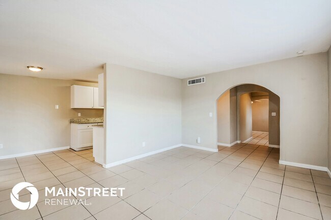 Building Photo - 333 Inez Dr