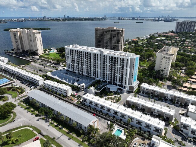 Exterior 3D - Biscayne Shores