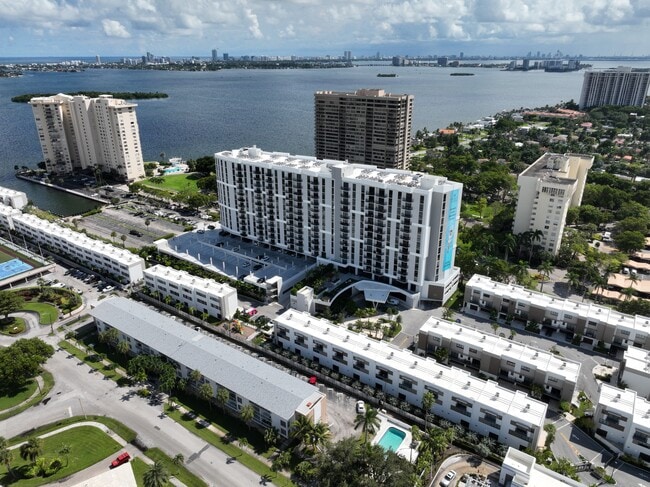 3D Exterior - Biscayne Shores