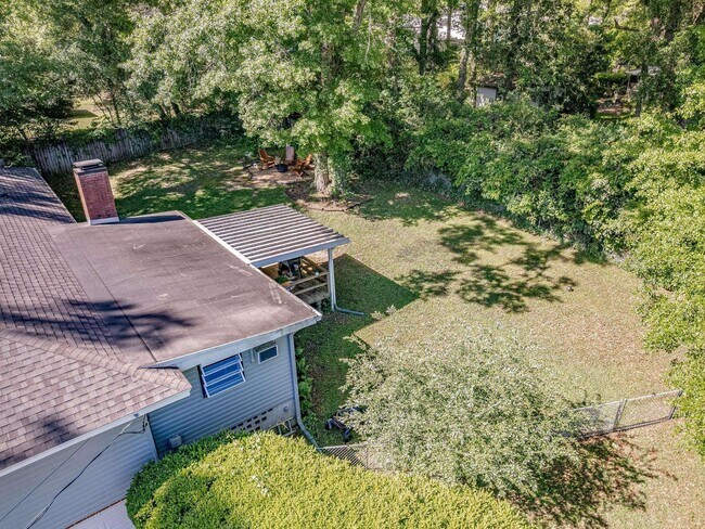 Foto del edificio - 3212 Springdale Dr