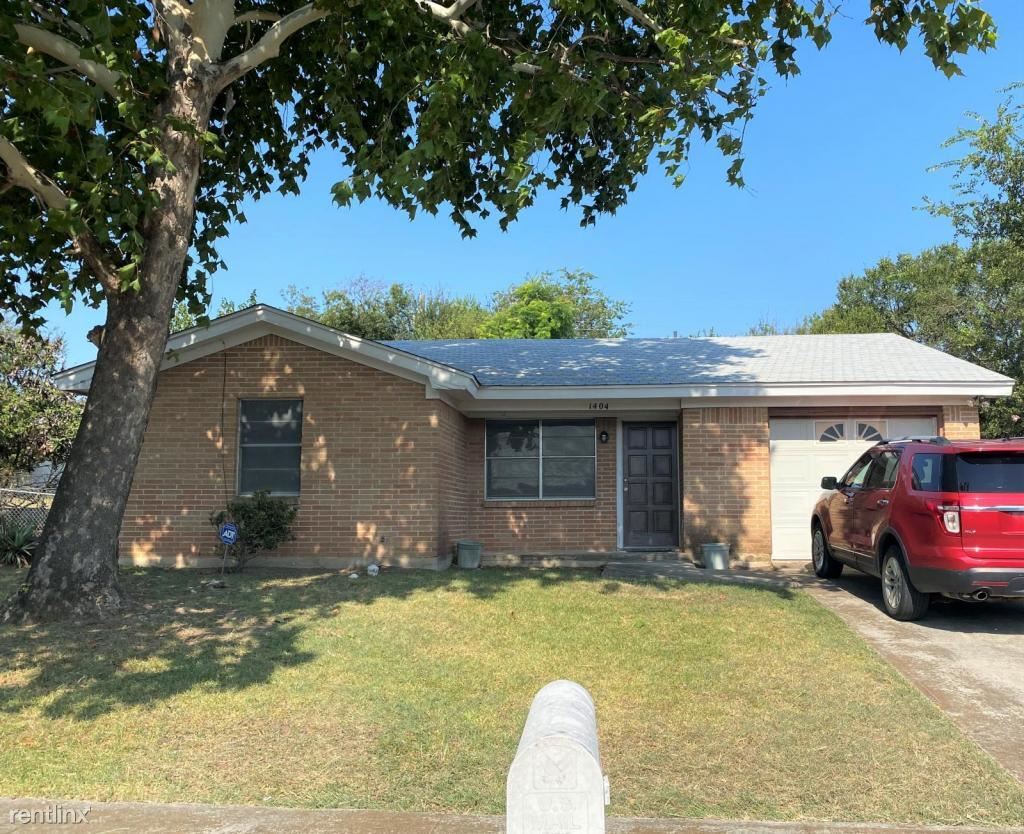 3 br, 1.5 bath House 1404 Bluffdale St House Rental in Copperas