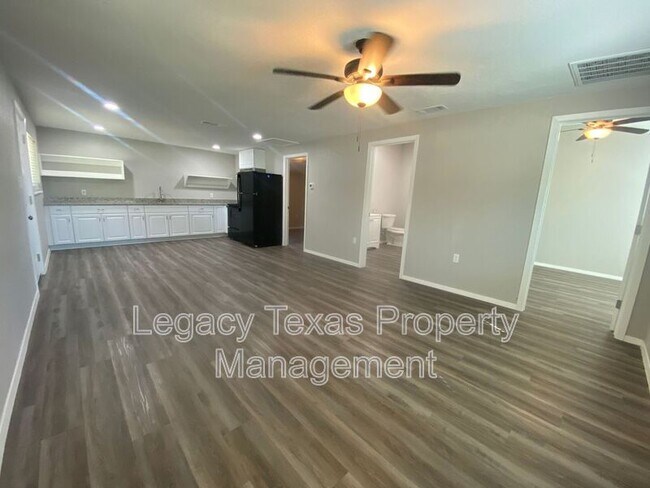Foto del edificio - 1113 S Walnut St