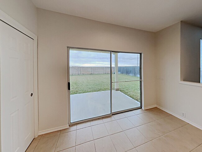 Foto del edificio - 26139 Flinton Dr