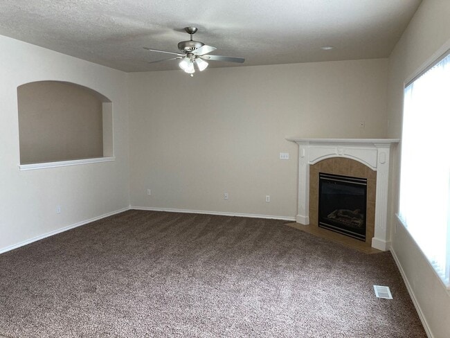 Building Photo - 5193 Toscana~Massive Meridian Home Close t...