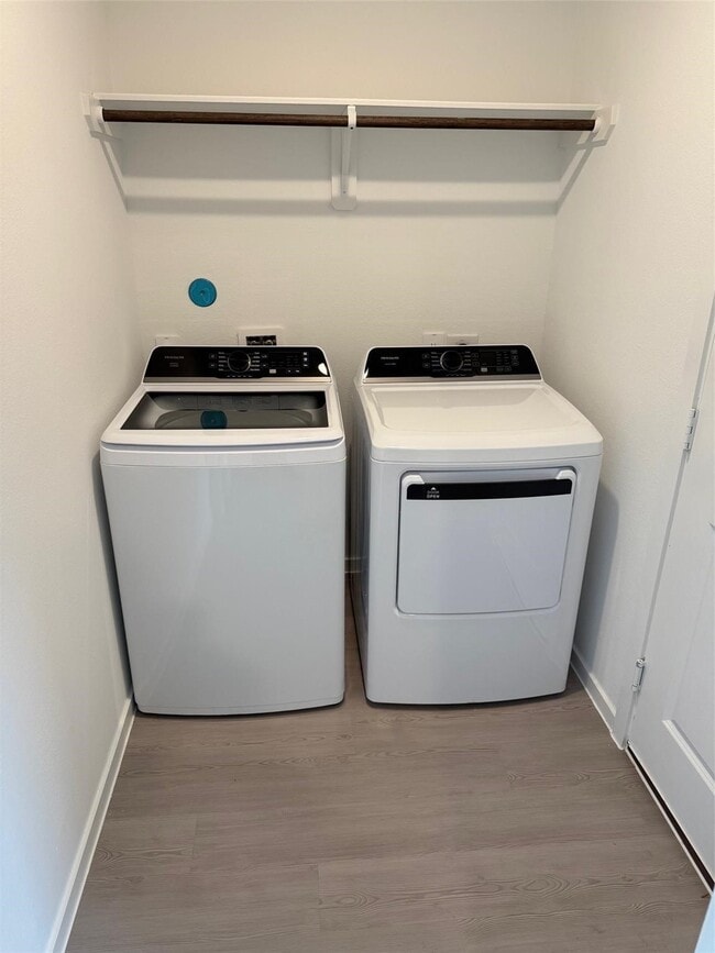 Building Photo - 12067 Noble Wood Village Dr