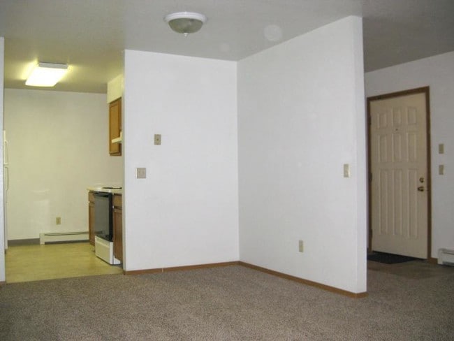 Building Photo - 206 N Gill St
